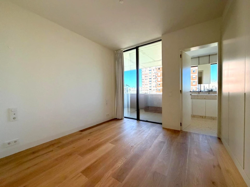 Apartamento T4 para Venda em Aldoar, Foz do Douro e Nevogilde Foto 15