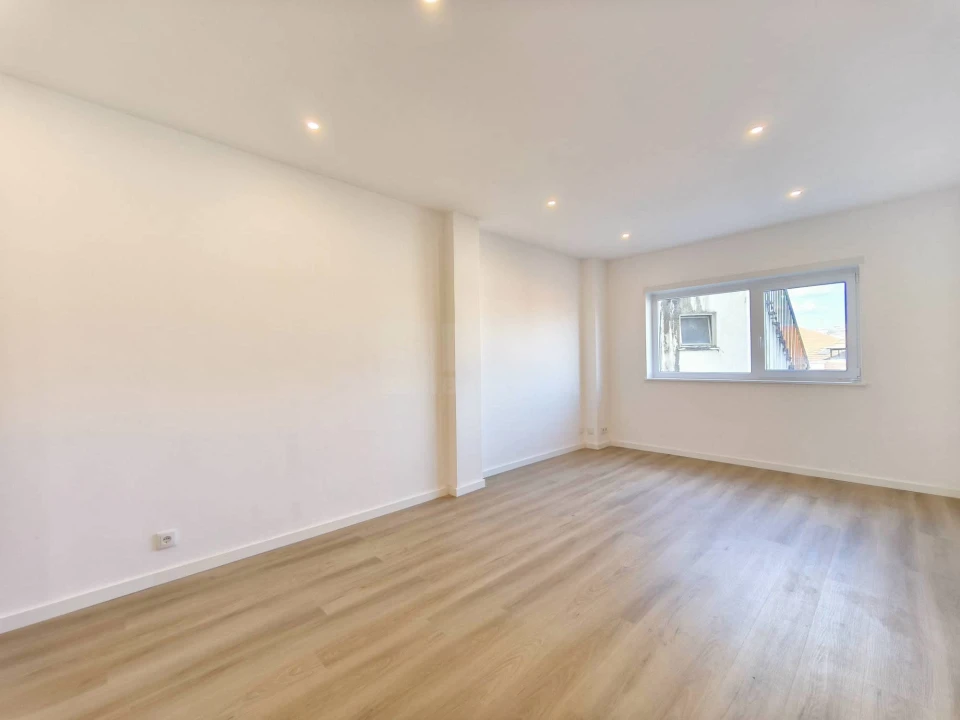 Apartamento T1 para Venda em Santa Clara e Castelo Viegas Foto 5