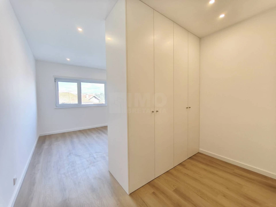 Apartamento T1 para Venda em Santa Clara e Castelo Viegas Foto 9