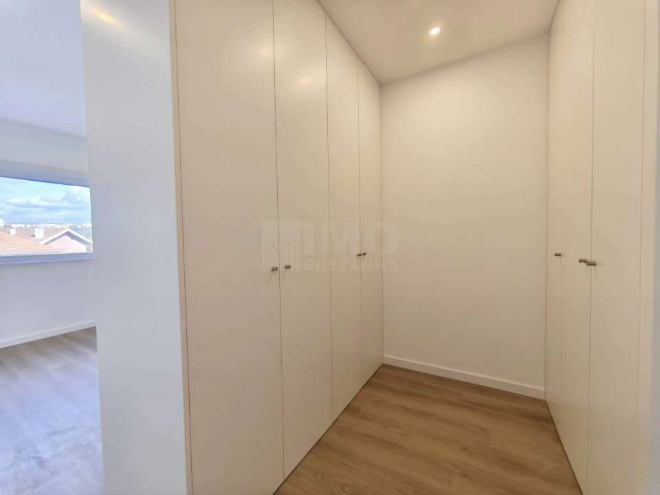 Apartamento T1 para Venda em Santa Clara e Castelo Viegas Foto 8