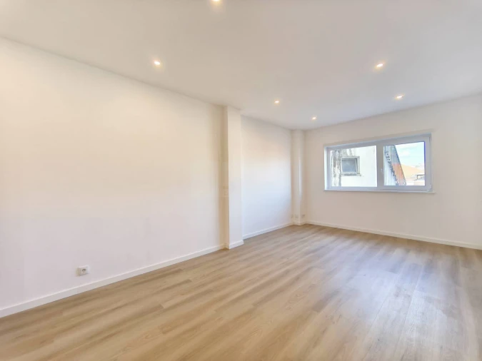 Apartamento T1 para Venda em Santa Clara e Castelo Viegas Foto 5