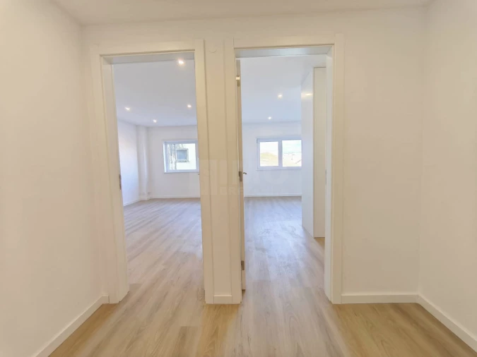 Apartamento T1 para Venda em Santa Clara e Castelo Viegas Foto 10