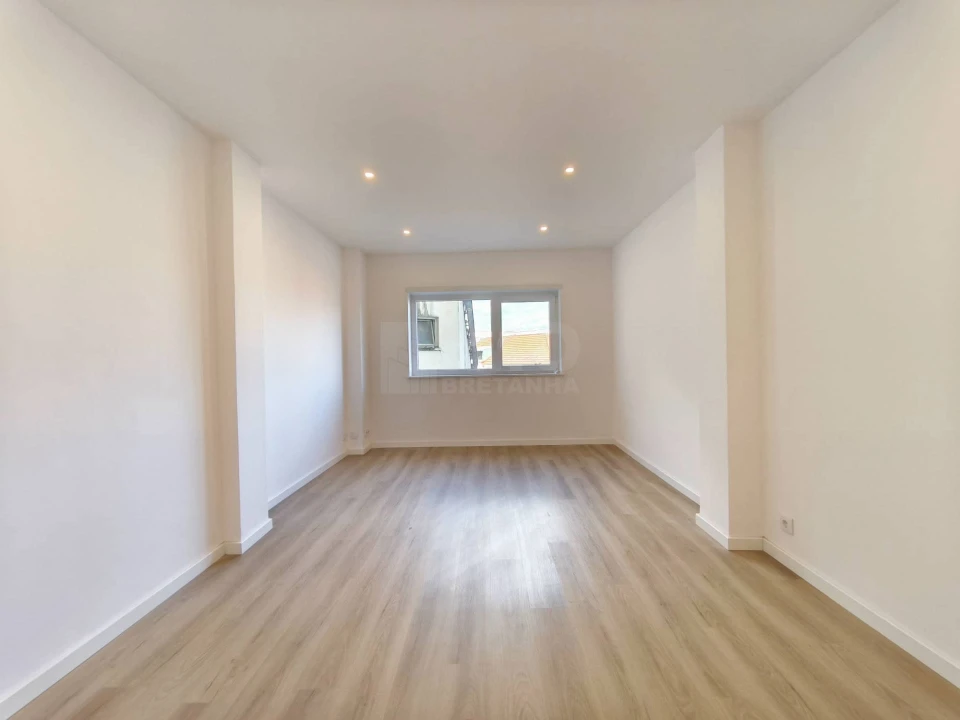 Apartamento T1 para Venda em Santa Clara e Castelo Viegas Foto 4