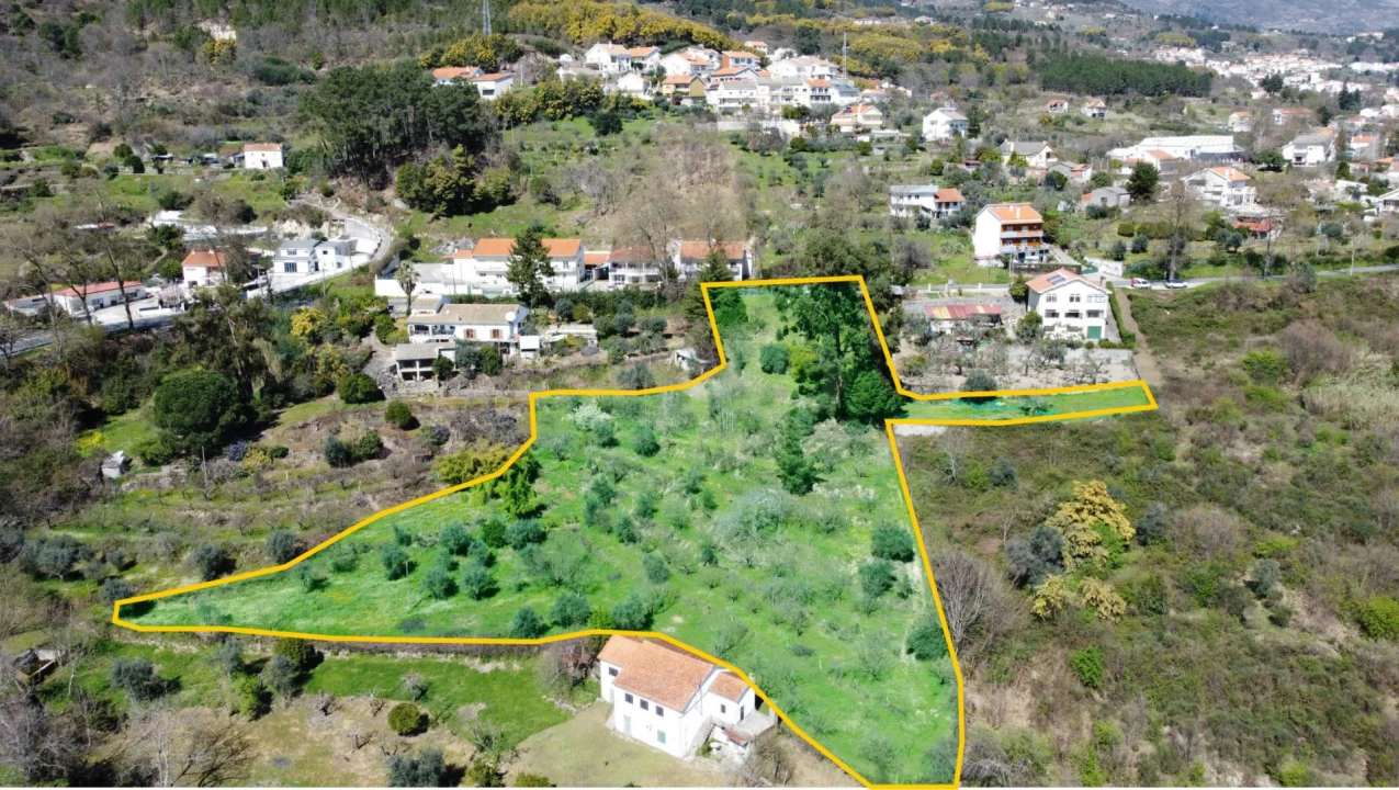 Terreno para Venda em Tortosendo Foto 1