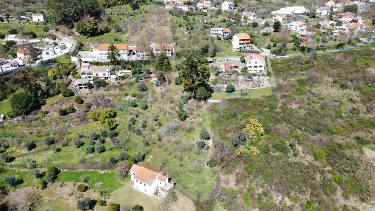 Terreno para Venda em Tortosendo Foto 3