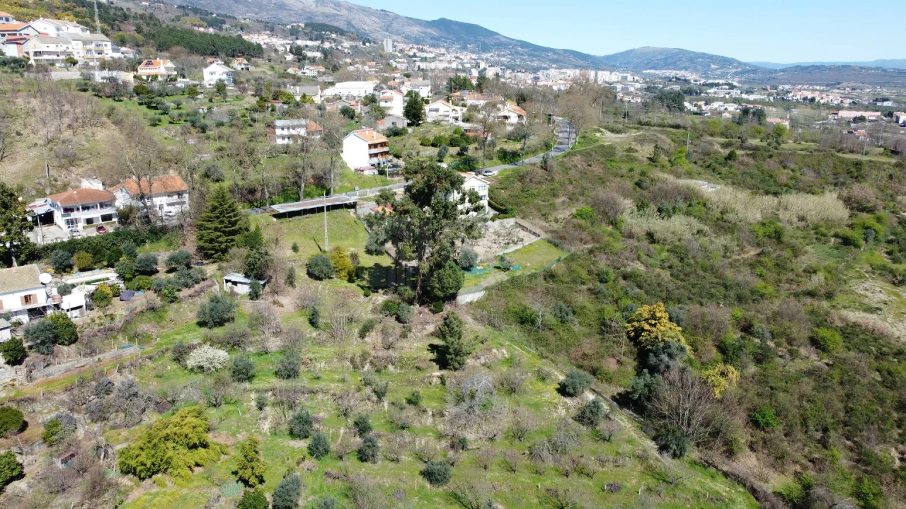 Terreno para Venda em Tortosendo Foto 5
