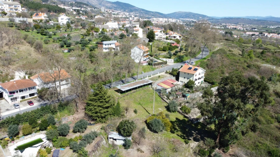 Terreno para Venda em Tortosendo Foto 6