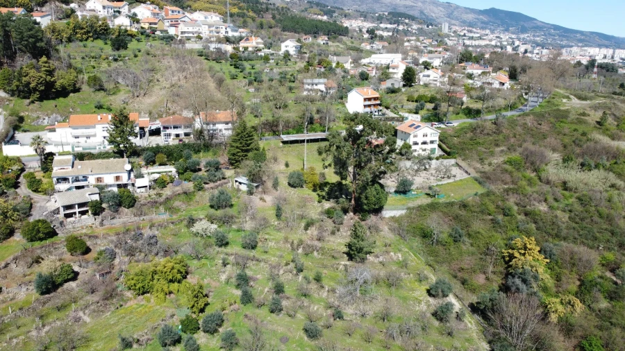 Terreno para Venda em Tortosendo Foto 4