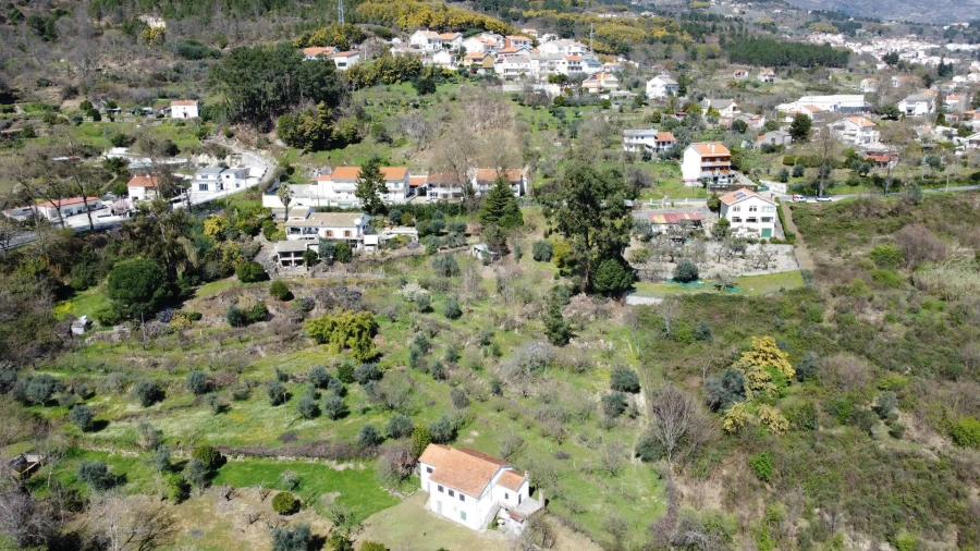 Terreno para Venda em Tortosendo Foto 2
