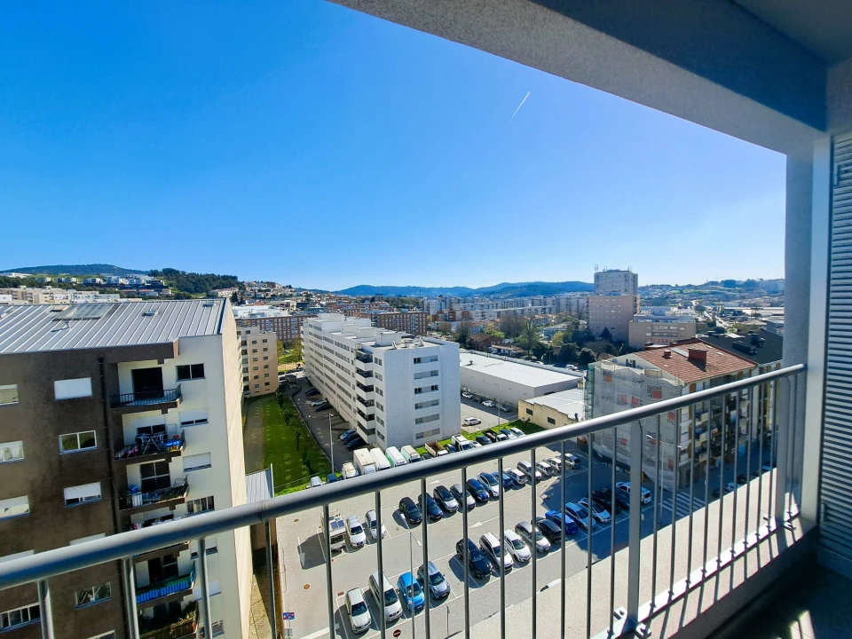 Apartamento T2 para Arrendamento em Braga (Maximinos, Sé e Cividade) Foto 2