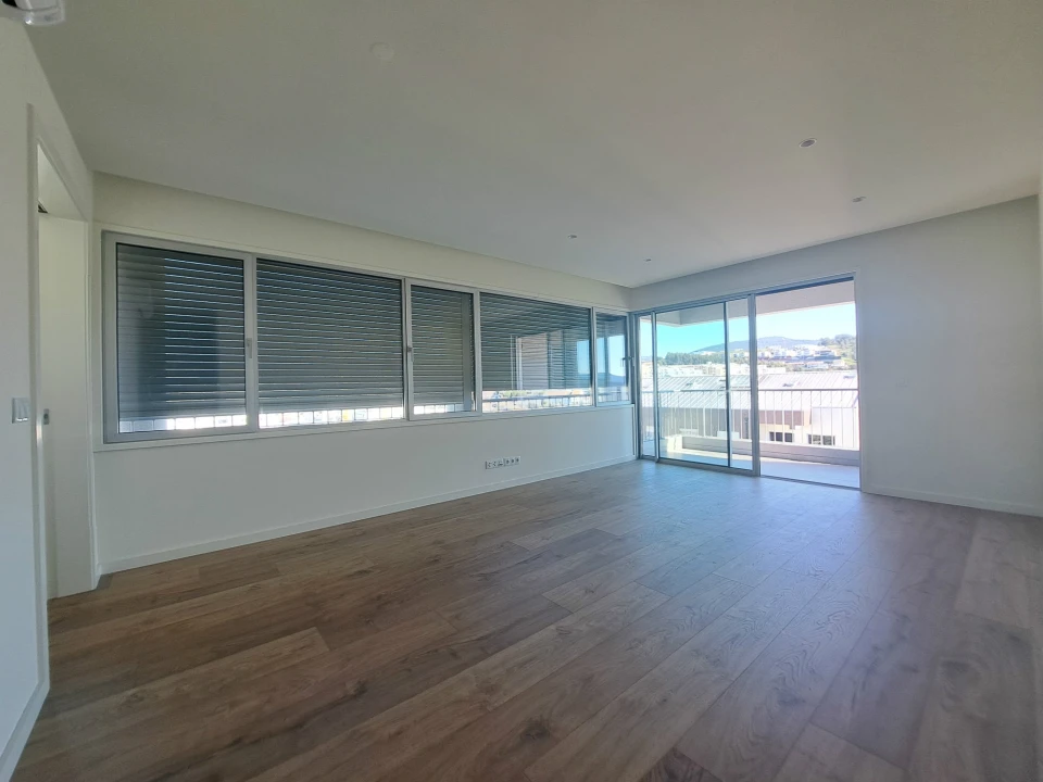Apartamento T2 para Arrendamento em Braga (Maximinos, Sé e Cividade) Foto 8