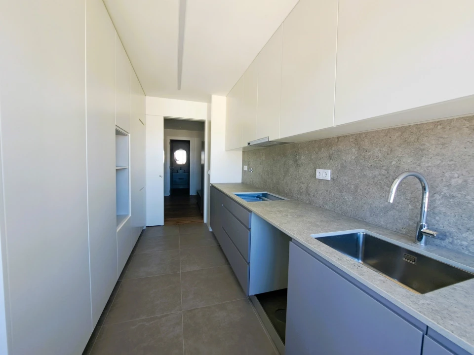 Apartamento T2 para Arrendamento em Braga (Maximinos, Sé e Cividade) Foto 6