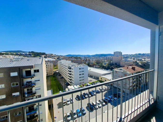 Apartamento T2 para Arrendamento em Braga (Maximinos, Sé e Cividade) Foto 2