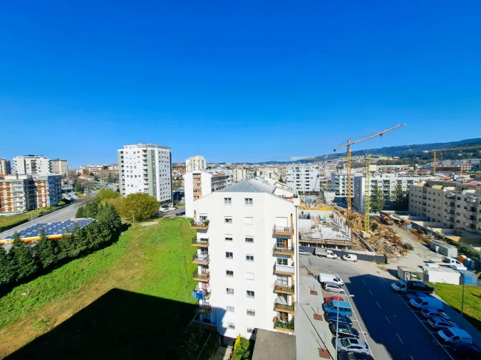 Apartamento T2 para Arrendamento em Braga (Maximinos, Sé e Cividade) Foto 4
