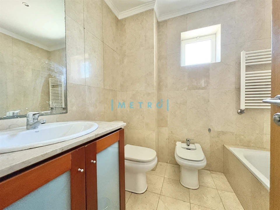 Apartamento T2 para Arrendamento em Lordelo do Ouro e Massarelos Foto 14