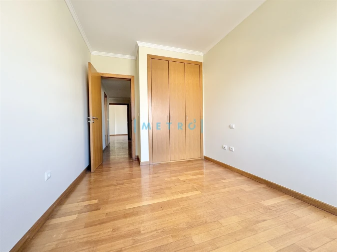 Apartamento T2 para Arrendamento em Lordelo do Ouro e Massarelos Foto 9