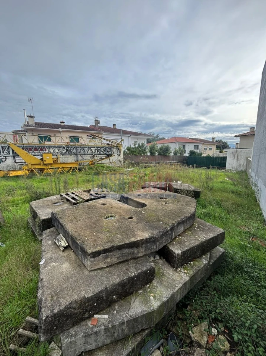 Terreno para Venda em Merelim (São Paio), Panoias e Parada de Tibães Foto 14
