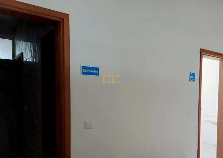 Armazém para Venda em Cadima Foto 7