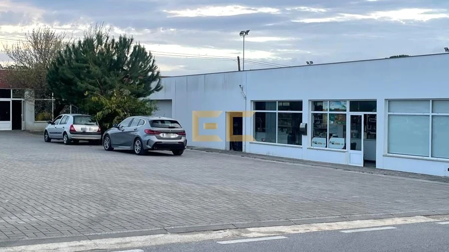 Armazém para Venda em Cadima