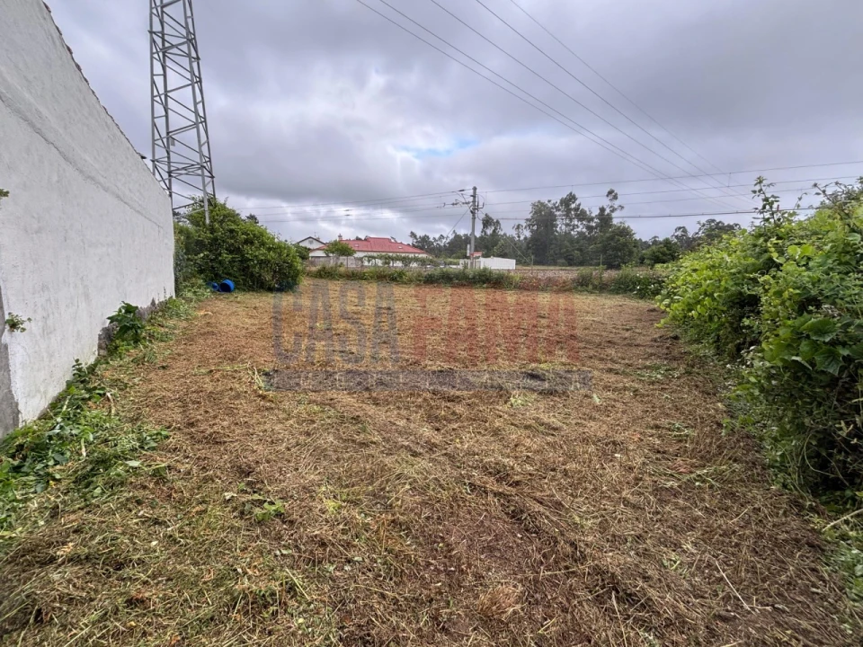 Terreno para Venda em Mazarefes e Vila Fria Foto 1