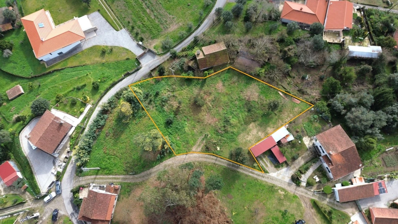 Terreno para Venda em Refoios do Lima Foto 2