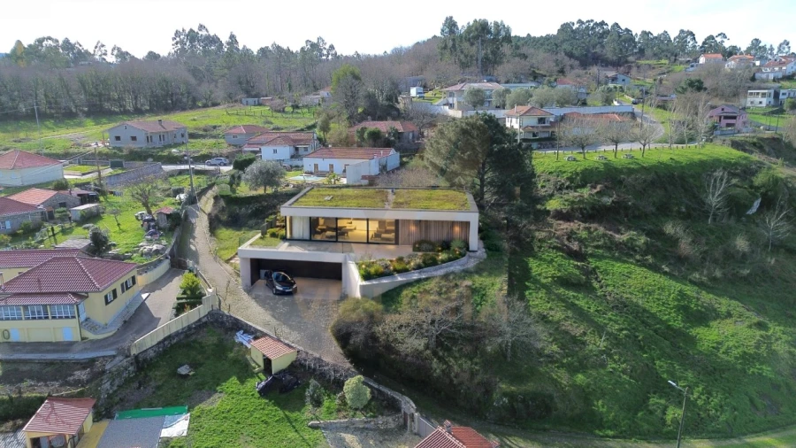 Terreno para Venda em Paredes de Coura e Resende Foto 2