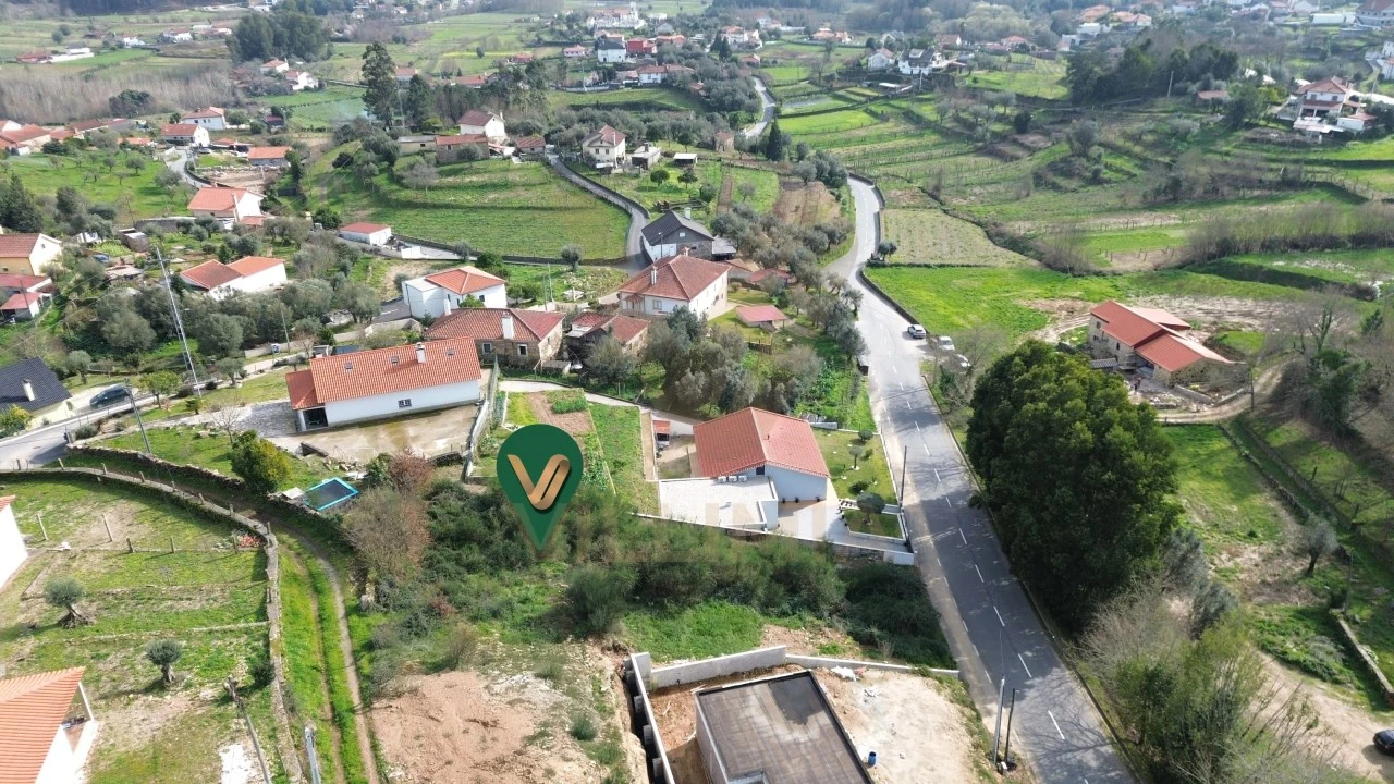 Terreno para Venda em Arcozelo Foto 2