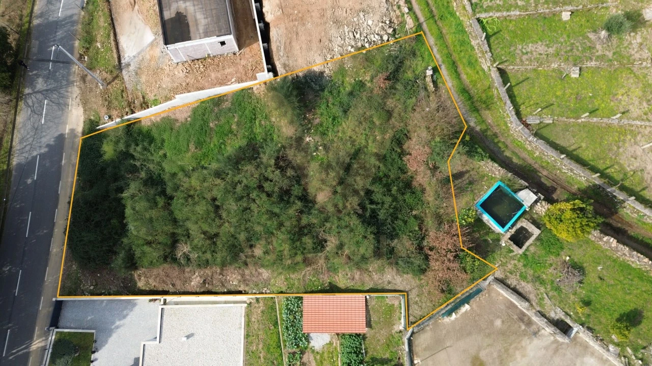 Terreno para Venda em Arcozelo Foto 3