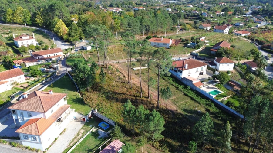 Terreno para Venda em Arcozelo Foto 1