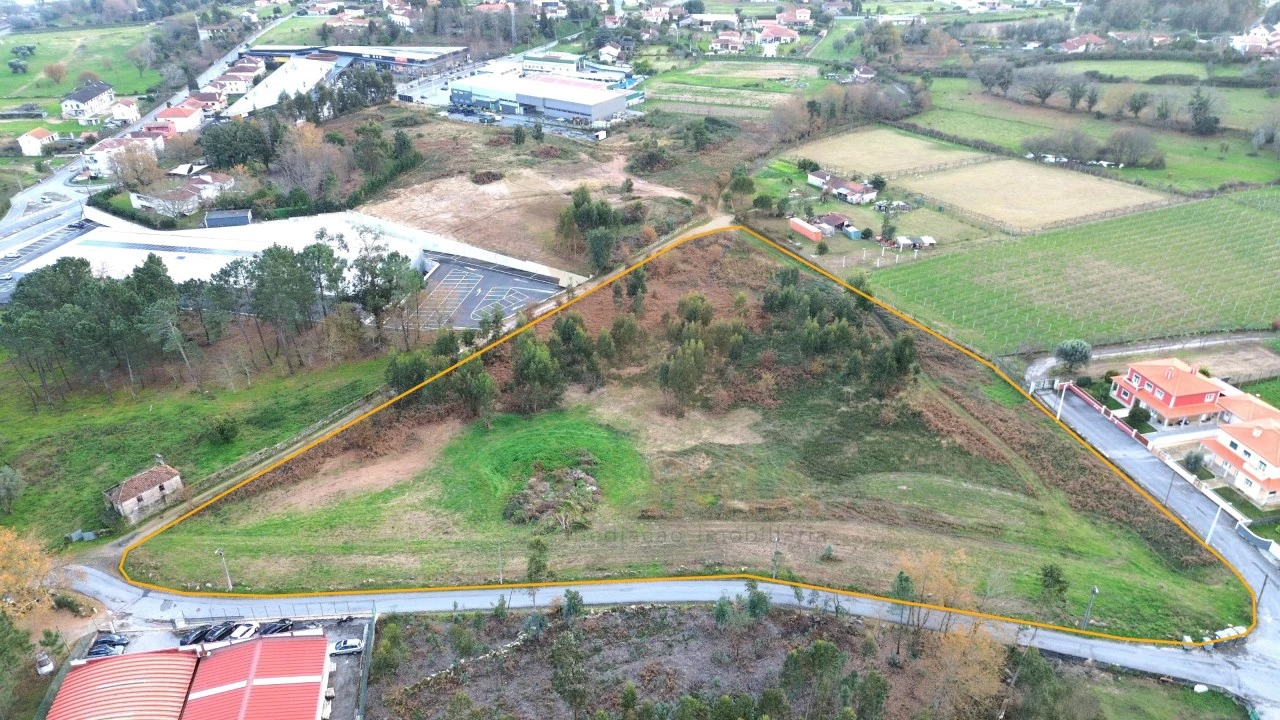 Terreno para Venda em Arcozelo Foto 3
