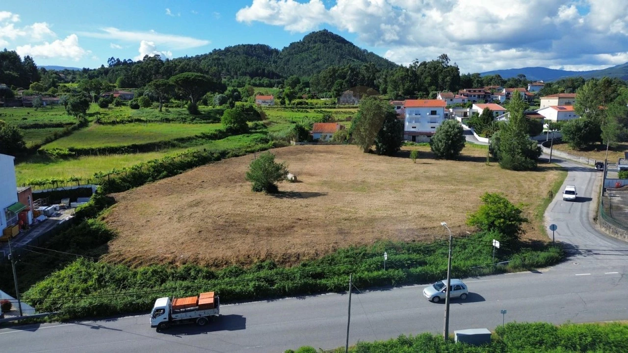 Terreno para Venda em Arcozelo Foto 1