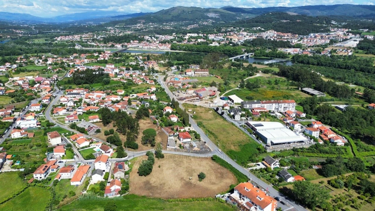 Terreno para Venda em Arcozelo Foto 6