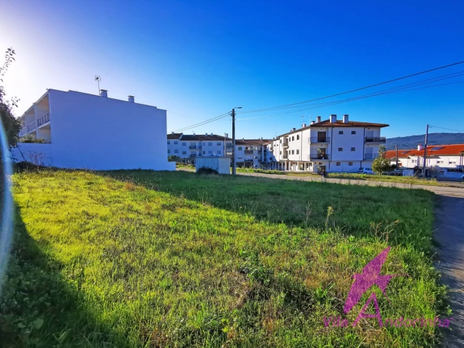 Terreno para Venda em Santa Marta de Portuzelo