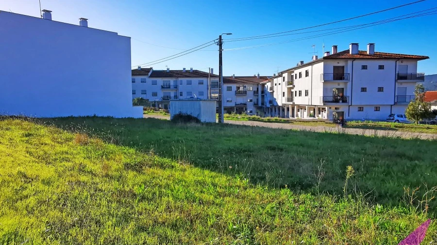 Terreno para Venda em Santa Marta de Portuzelo
