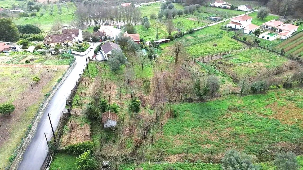 Terreno para Venda em Refoios do Lima Foto 3