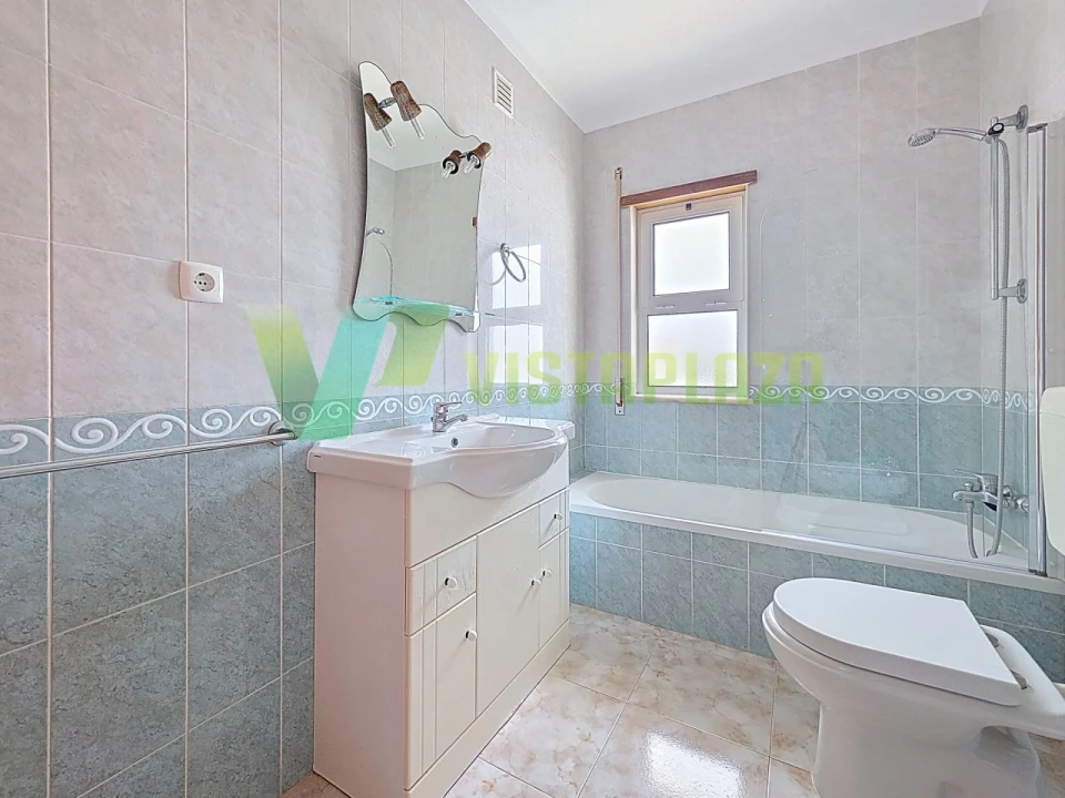 Apartamento T3 para Venda em Estômbar e Parchal Foto 11