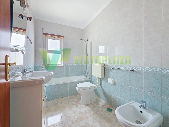 Apartamento T3 para Venda em Estômbar e Parchal Foto 12