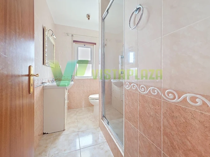 Apartamento T3 para Venda em Estômbar e Parchal Foto 16