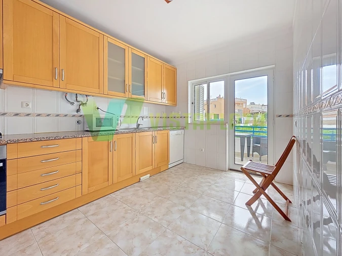 Apartamento T3 para Venda em Estômbar e Parchal Foto 21