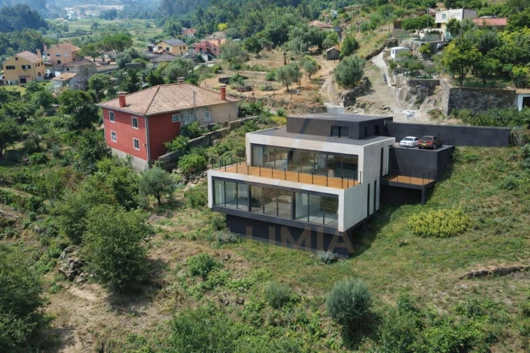 Terreno para Venda em Estorãos Foto 1