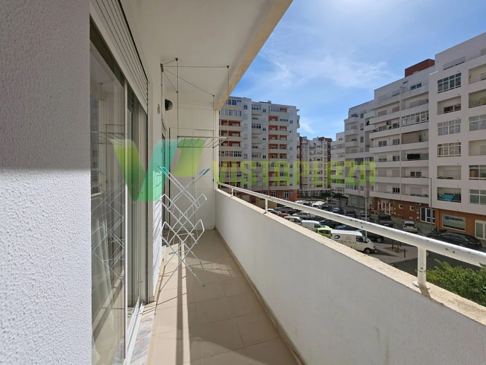 Apartamento T3 para Venda em Portimão Foto 21