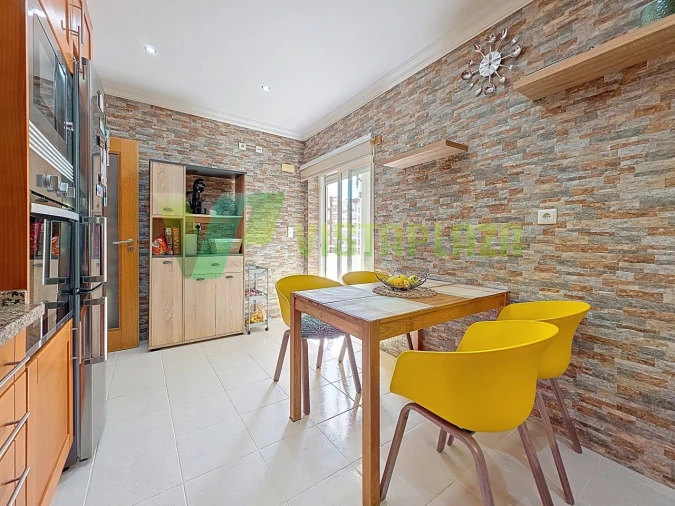 Apartamento T3 para Venda em Portimão Foto 5