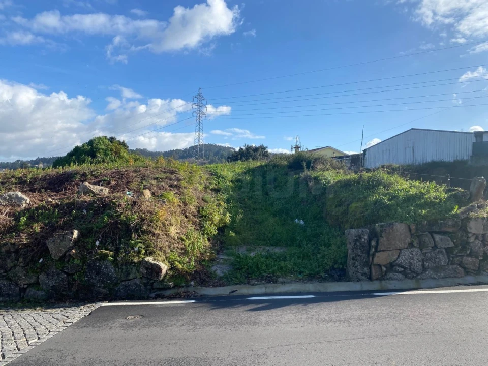 Terreno para Venda em Gondifelos, Cavalões e Outiz Foto 2