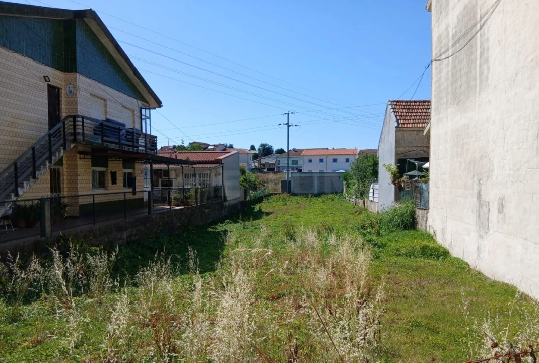 Terreno para Venda em Ermesinde Foto 1