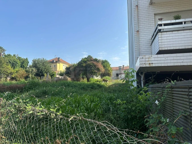Terreno para Venda em Cidade da Maia Foto 3