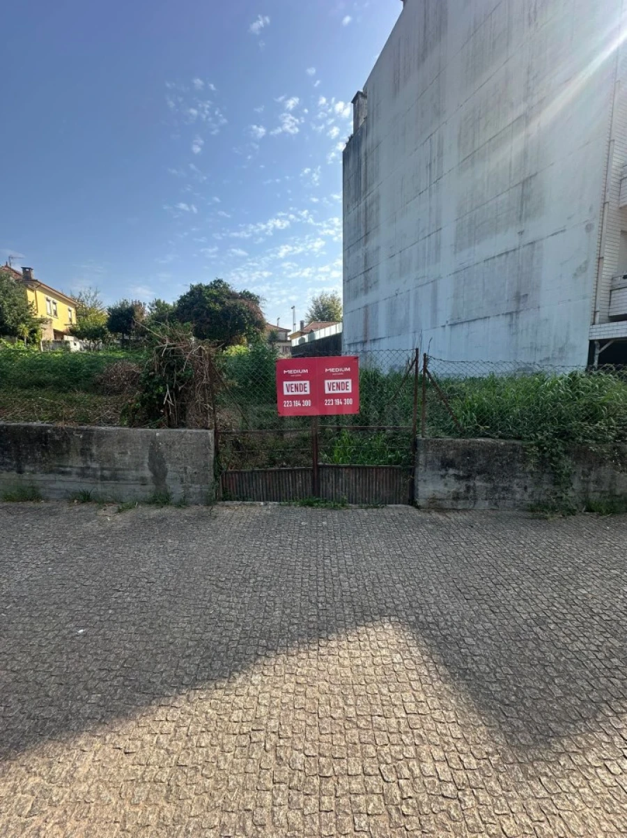 Terreno para Venda em Cidade da Maia Foto 6