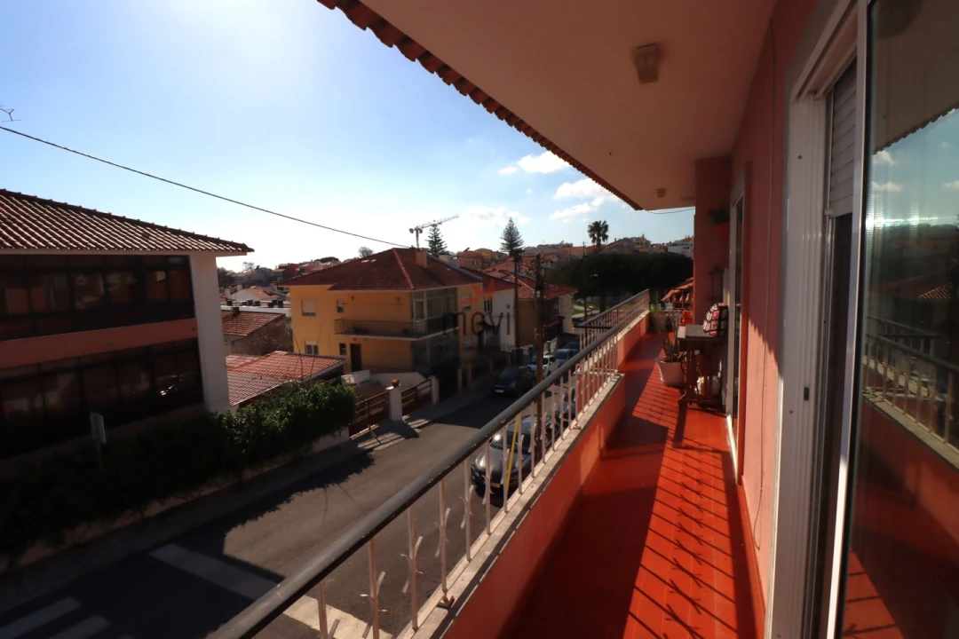 Apartamento T5 para Venda em Carcavelos e Parede Foto 4