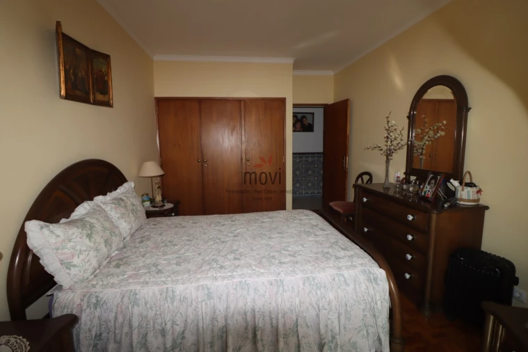 Apartamento T5 para Venda em Carcavelos e Parede Foto 9