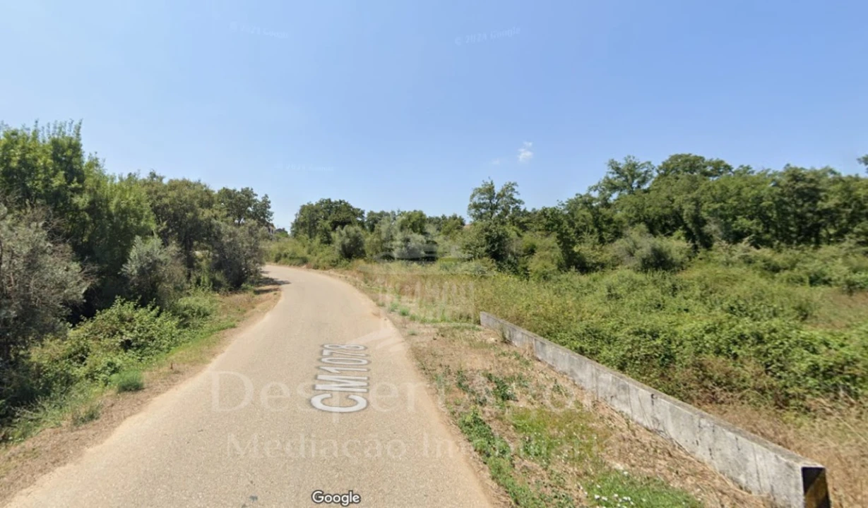 Terreno para Venda em Areias e Pias Foto 1