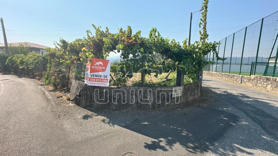 Terreno para Venda em Gondarem Foto 1